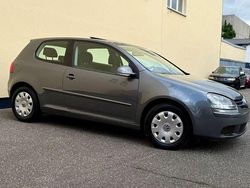 Grau Gebraucht 2004 VW Golf V Limousine | 5.490 € (Etwas zu teuer)