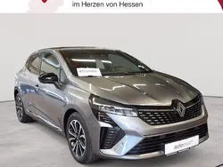 Dolomitgrau metallic Gebraucht 2024 Renault Clio V Techno Limousine | 16.390 € (Guter Preis)