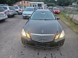 Schwarz Gebraucht 2011 Mercedes E200 Kombi | 5.499 €