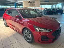 Rot Gebraucht 2024 Ford Focus ST-Line X Limousine | 29.290 € (Fairer Preis)