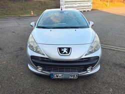 Grau Gebraucht 2008 Peugeot 207 CC Sport Cabrio | 2.890 € (Etwas zu teuer)