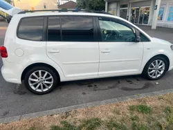 Weiß Gebraucht 2013 VW Touran Van / Kleinbus | 7.800 € (Guter Preis)