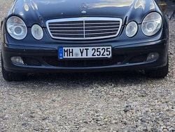 Blau Gebraucht 2002 Mercedes 220 Limousine | 2.799 €