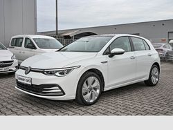 Pure white Gebraucht 2022 VW Golf VIII Style Limousine | 24.890 € (Guter Preis)