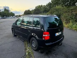 Schwarz Gebraucht 2004 VW Touran Van / Kleinbus | 750 € (Superpreis)