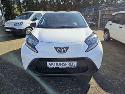 Schneeweiß Neu 2024 Toyota Aygo X-play Kleinwagen | 16.990 €