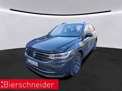 Grau Gebraucht 2024 VW Tiguan Life SUV | 31.450 € (Guter Preis)