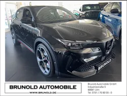Schwarz Neu 2025 Alfa Romeo Junior Veloce Limousine | 50.900 € (Fairer Preis)