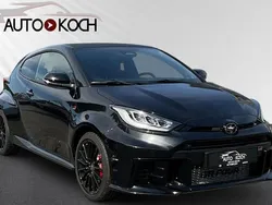 Schwarz Neu 2024 Toyota Yaris Limousine | 44.990 € (Superpreis)
