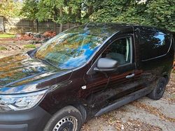 Schwarz Gebraucht 2021 Renault Kangoo Intens Van / Kleinbus | 13.259 € (Fairer Preis)