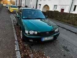 Grün Gebraucht 2000 Toyota Corolla Limousine | 2.800 € (Fairer Preis)