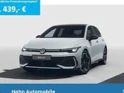 Blau Gebraucht 2024 VW Golf VIII R-line Limousine | 44.490 €
