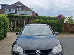 Schwarz Gebraucht 2004 VW Golf V Kleinwagen | 2.000 € (Fairer Preis)