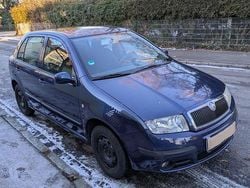 Blau Gebraucht 2006 Skoda Fabia Ambiente Limousine | 950 € (Guter Preis)