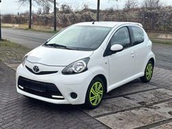 Weiß Gebraucht 2012 Toyota Aygo Cool Kleinwagen | 3.450 € (Guter Preis)