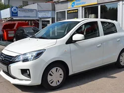 Weiß Gebraucht 2021 Mitsubishi Space Star Basis Kleinwagen | 9.390 € (Fairer Preis)