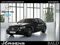 Schwarz unilack schwarz Gebraucht 2025 Mercedes E200 AMG Limousine | 61.490 € (Guter Preis)