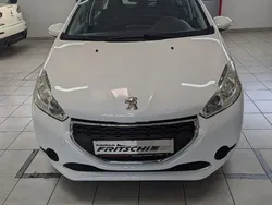 Weiß Gebraucht 2015 Peugeot 208 Active Kleinwagen | 7.900 € (Teuer)