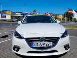 Weiß Gebraucht 2015 Mazda 3 Black Limited Limousine | 9.800 € (Fairer Preis)