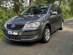 Grau Gebraucht 2007 VW Touran Van / Kleinbus | 4.200 € (Etwas zu teuer)