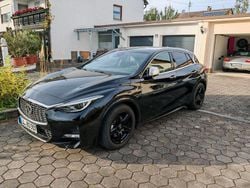 Schwarz Gebraucht 2017 Infiniti Q30 Sport Tech Kleinwagen | 16.900 € (Guter Preis)