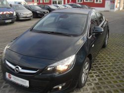 Grün Gebraucht 2016 Opel Astra Exklusiv Limousine | 9.365 € (Fairer Preis)