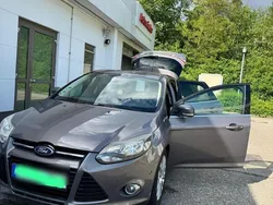 Grau Gebraucht 2012 Ford Focus Kombi | 5.200 € (Etwas zu teuer)