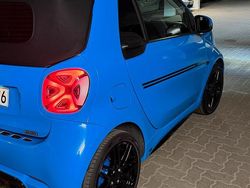 Blau Gebraucht 2017 Smart ForTwo Cabrio Brabus Cabrio | 28.000 € (Teuer)