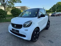 Weiß Gebraucht 2016 Smart ForTwo Coupé Kleinwagen | 6.450 € (Fairer Preis)