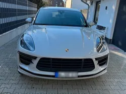 Grau Gebraucht 2020 Porsche Macan Turbo SUV | 63.000 € (Fairer Preis)