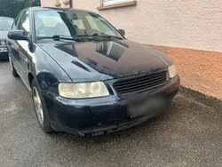 Blau Gebraucht 2001 Audi A3 Kleinwagen | 850 € (Fairer Preis)