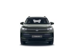 Cipressinogrün metallic Gebraucht 2024 VW Tiguan Life SUV | 42.890 € (Etwas zu teuer)