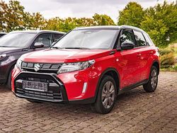 Bright red /cosmic black Neu 2025 Suzuki Vitara Comfort SUV | 28.350 € (Etwas zu teuer)