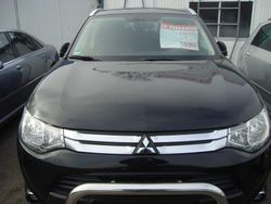 Schwarz Gebraucht 2015 Mitsubishi Outlander Diamant Edition SUV | 12.900 € (Fairer Preis)
