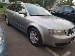 Grau Gebraucht 2004 Audi A4 Sport Kombi | 1.850 € (Fairer Preis)
