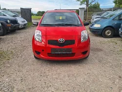 Schwarz Gebraucht 2003 Toyota Yaris Kombi | 1.990 € (Superpreis)