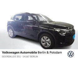 Deep black perleffekt Gebraucht 2024 VW Tiguan Basis SUV | 33.990 € (Guter Preis)