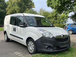 Weiß Gebraucht 2012 Opel Combo Kombi | 3.999 € (Etwas zu teuer)