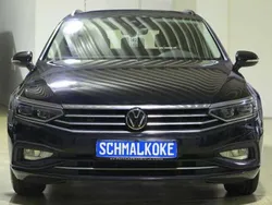 Deep black pearlescent (metallic) Gebraucht 2023 VW Passat Business Kombi | 26.950 € (Guter Preis)