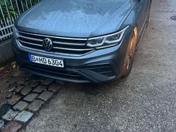 Grau Gebraucht 2022 VW Tiguan Allspace Life SUV | 27.250 € (Guter Preis)
