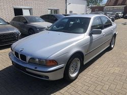 Arktissilber metallic (metallic) Gebraucht 1996 BMW 528 Limousine | 11.800 €