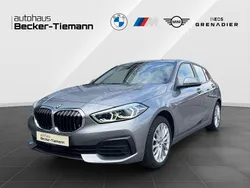 Skyscraper grau Gebraucht 2022 BMW 118 Advantage Kleinwagen | 23.887 € (Fairer Preis)