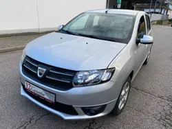 Grau Gebraucht 2016 Dacia Sandero Lauréate Kleinwagen | 6.900 € (Guter Preis)