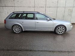Silber Gebraucht 2001 Audi A6 Comfort Kombi | 2.000 €