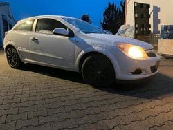 Weiß Gebraucht 2009 Opel Astra GTC Selection Coupé | 1.299 € (Superpreis)