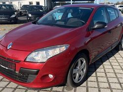 Rot Gebraucht 2011 Renault Mégane III Limousine | 4.999 € (Fairer Preis)