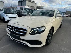 Beige Gebraucht 2020 Mercedes E200 Avantgarde Limousine | 9.500 € (Fairer Preis)