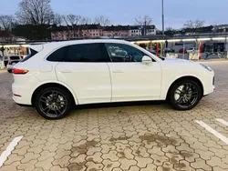Weiß Gebraucht 2019 Porsche Cayenne Turbo SUV | 63.900 €
