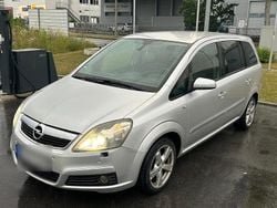 Grau Gebraucht 2007 Opel Zafira Van / Kleinbus | 3.300 € (Fairer Preis)