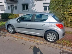 Silber Gebraucht 2007 Peugeot 207 Limousine | 3.200 € (Fairer Preis)